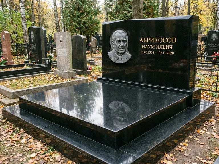 Памятник с барельефом — выполненная работа 37 в Ульяновске