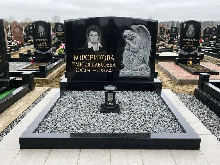 Памятник с барельефом — выполненная работа 38 в Ульяновске