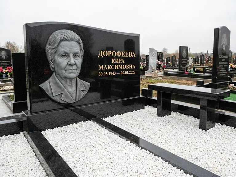 Памятник с барельефом — выполненная работа 41 в Ульяновске