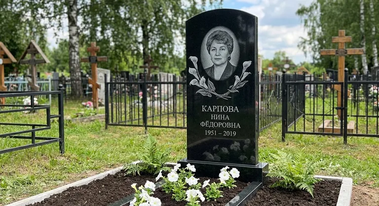 Памятник с гравировкой калл — выполненная работа «Карпова» в Ульяновске