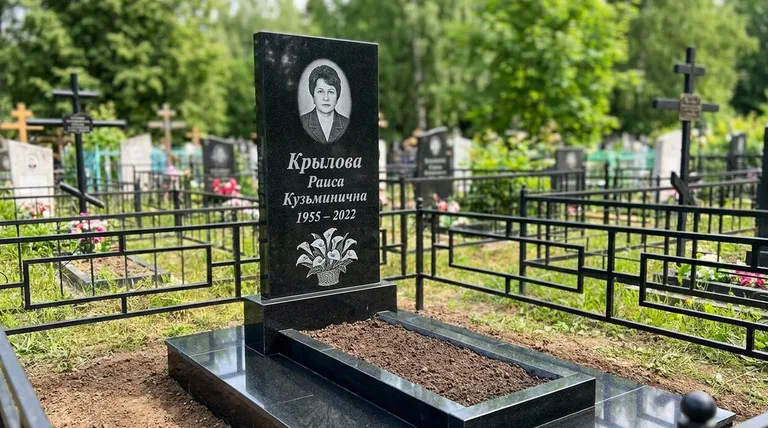 Памятник с гравировкой калл — выполненная работа «Крылова» в Ульяновске