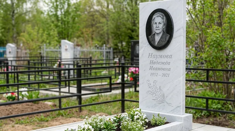 Памятник с гравировкой ландышей — выполненная работа «Наумова» в Ульяновске