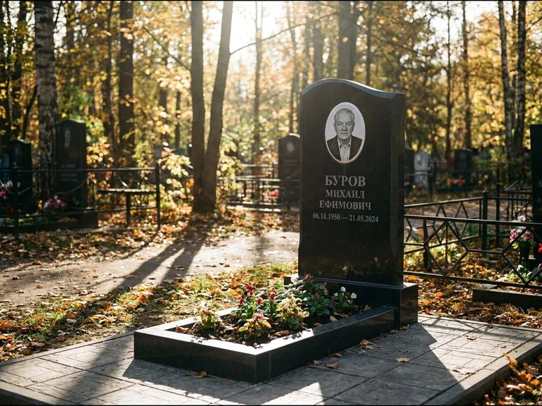 Овальный керамический портрет — установленная работа в Ульяновске