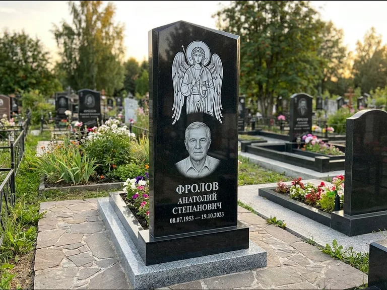 Памятник с гравировкой иконы — Владимирская икона Божией Матери с Младенцем, работа «Мельникова» в Ульяновске