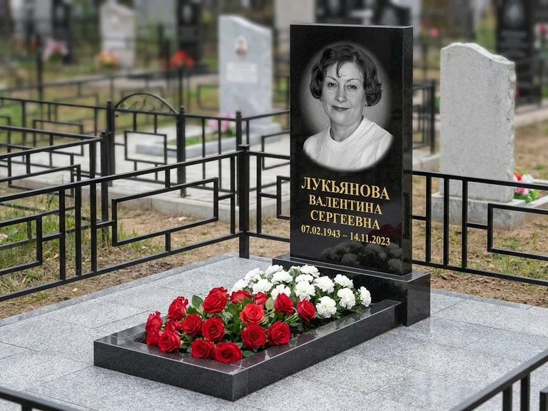 Портрет на памятнике в Ульяновске — Ч/б портрет → гравировка на стандартном комплексе