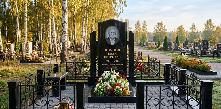 Установка памятника на могилу под ключ в Ульяновске — гранитный мемориальный комплекс, ограда, плитка, благоустройство